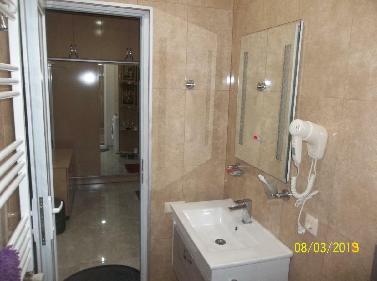 МАТЕ Apartment Батуми Экстерьер фото