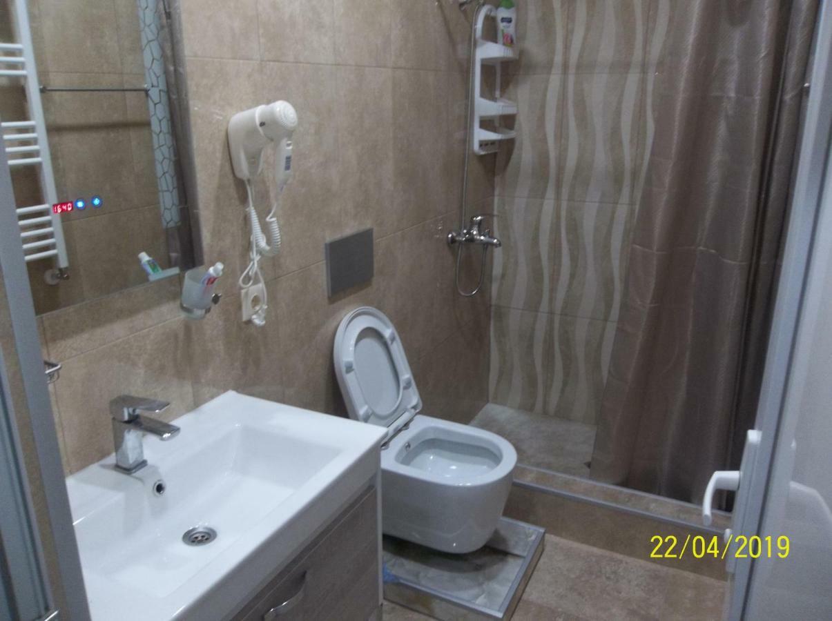 МАТЕ Apartment Батуми Экстерьер фото
