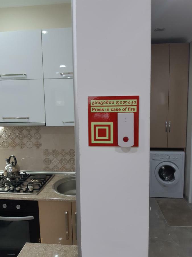 МАТЕ Apartment Батуми Экстерьер фото
